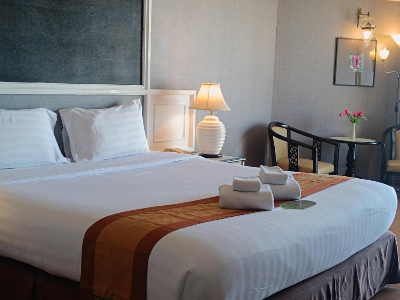 First Pacific Cirrus Hotel Pattaya